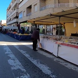 Wandelpad langs de rivier in Dolores