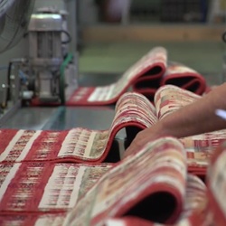 Straatbeeld in Crevillent met traditionele gebouwen