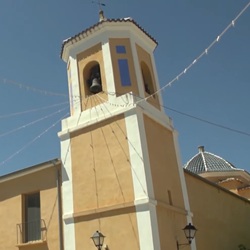 Wijnvaten en flessen in Bodega Cerdá