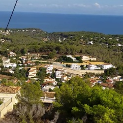 Peñón de Ifach rots bij Calpe met zee op achtergrond