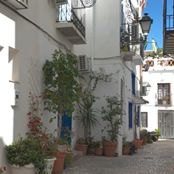 Avondlicht in het oude centrum van Altea