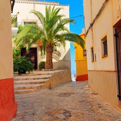 Uitzicht vanaf het dorpsplein Finestrat