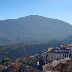 Bergtop van Puig Campana met inkeping