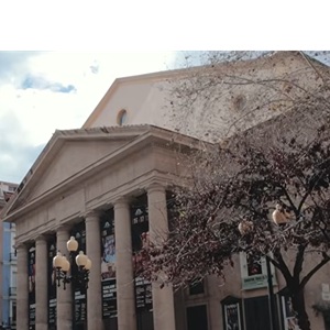 Explanada de España in Alicante met palmbomen en mozaïekpatroon