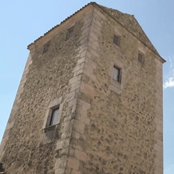 Moorse oorsprong van het kasteel Kasteel op heuvel Banyeres de Mariola