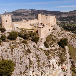 Uitzicht op bergen rondom Castalla