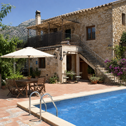 Vakantie en overnachten in Alfafara aan de Serra de Mariola