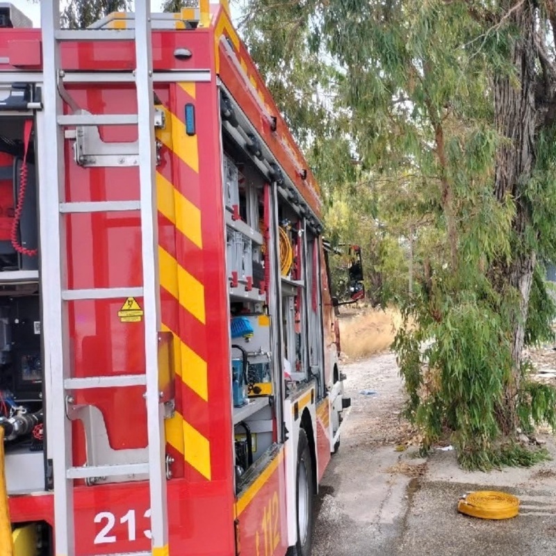 Rookontwikkeling bij brand in voormalige discotheek Benidorm Zwarte rook boven de brand bij de voormalige discotheek in Benidorm
