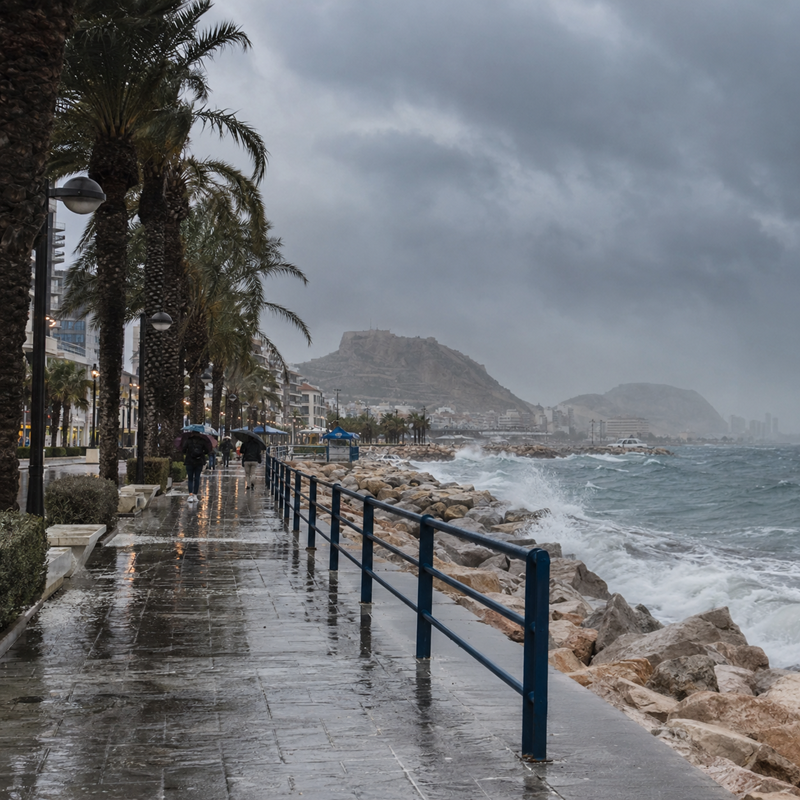 Code geel voor regen en onweer aan de kust van Alicante